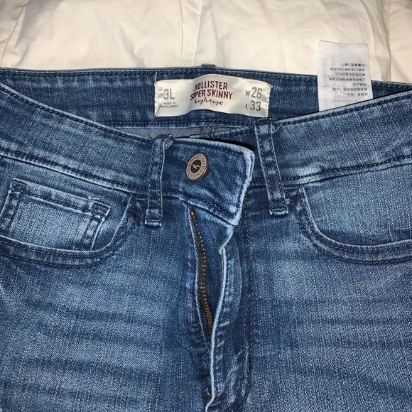 Hollister Highrise Ripped Jeans - Picture 2 of 3